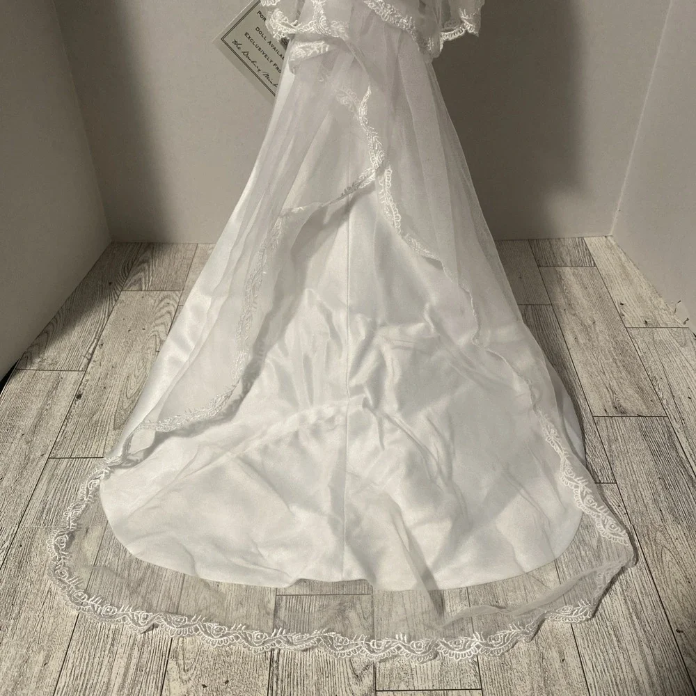 Danbury Mint Princess Meghan Bride Doll 16
